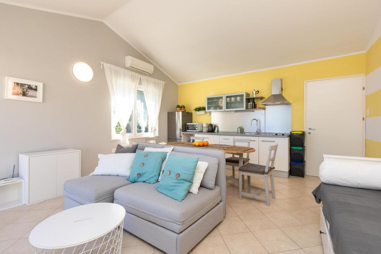 Apartment Portapisana Just 50M From The Beach Krk Town Bagian luar foto