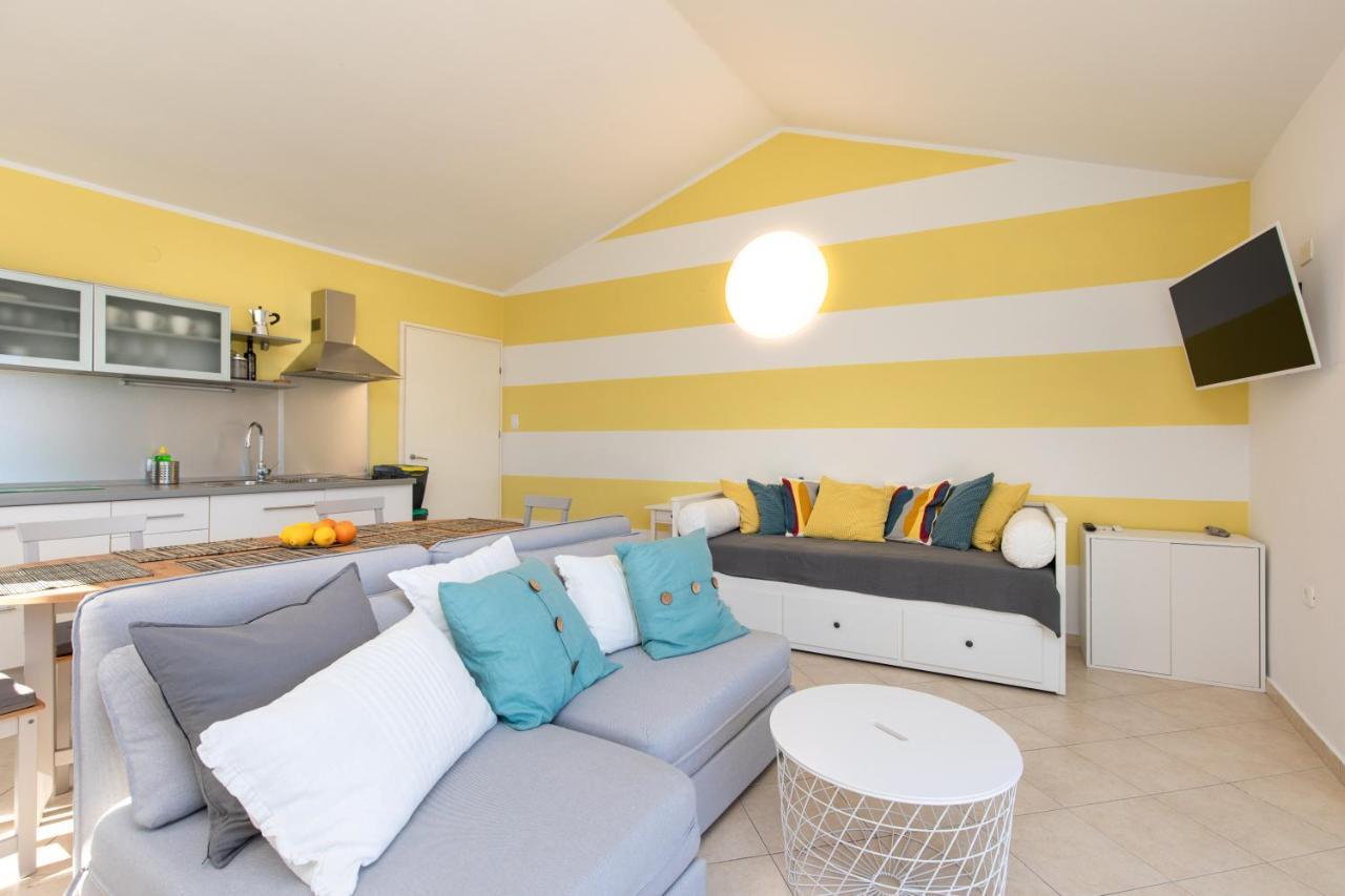 Apartment Portapisana Just 50M From The Beach Krk Town Bagian luar foto