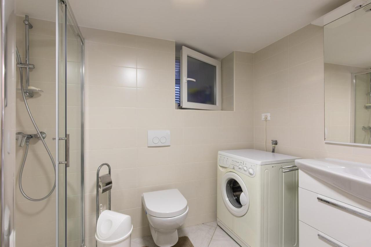 Apartment Portapisana Just 50M From The Beach Krk Town Bagian luar foto