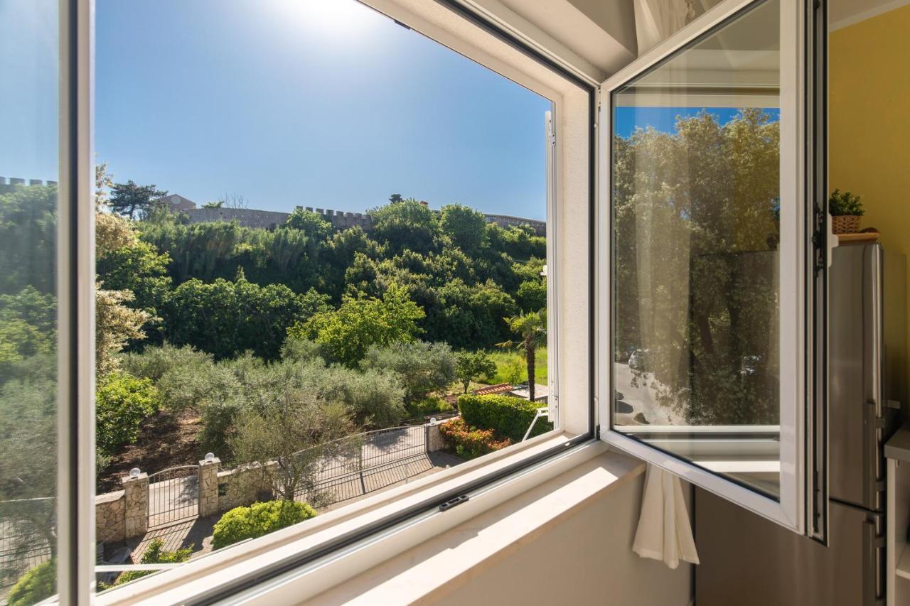 Apartment Portapisana Just 50M From The Beach Krk Town Bagian luar foto