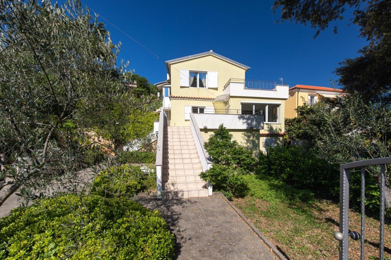 Apartment Portapisana Just 50M From The Beach Krk Town Bagian luar foto