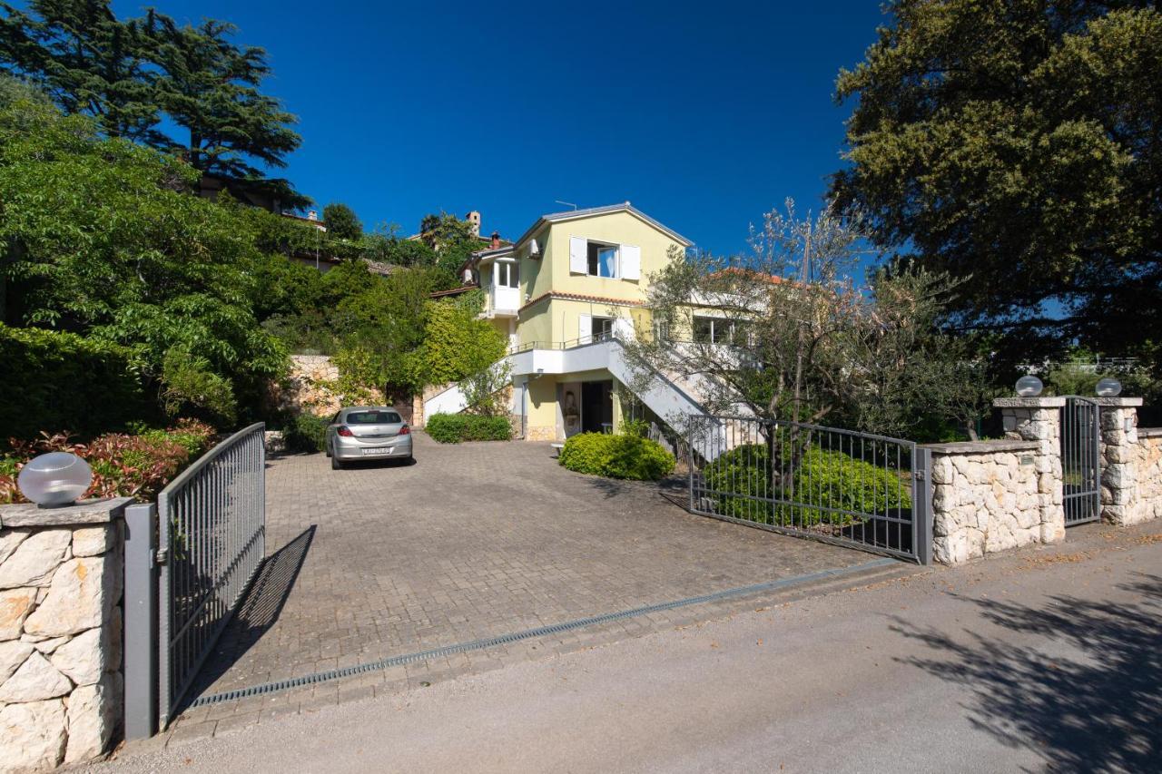 Apartment Portapisana Just 50M From The Beach Krk Town Bagian luar foto