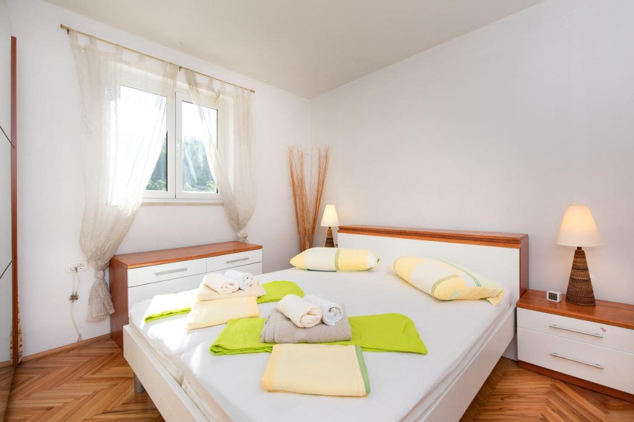 Apartment Portapisana Just 50M From The Beach Krk Town Bagian luar foto